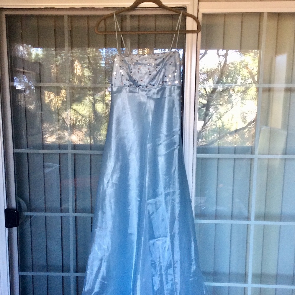 Formal gown / dress
